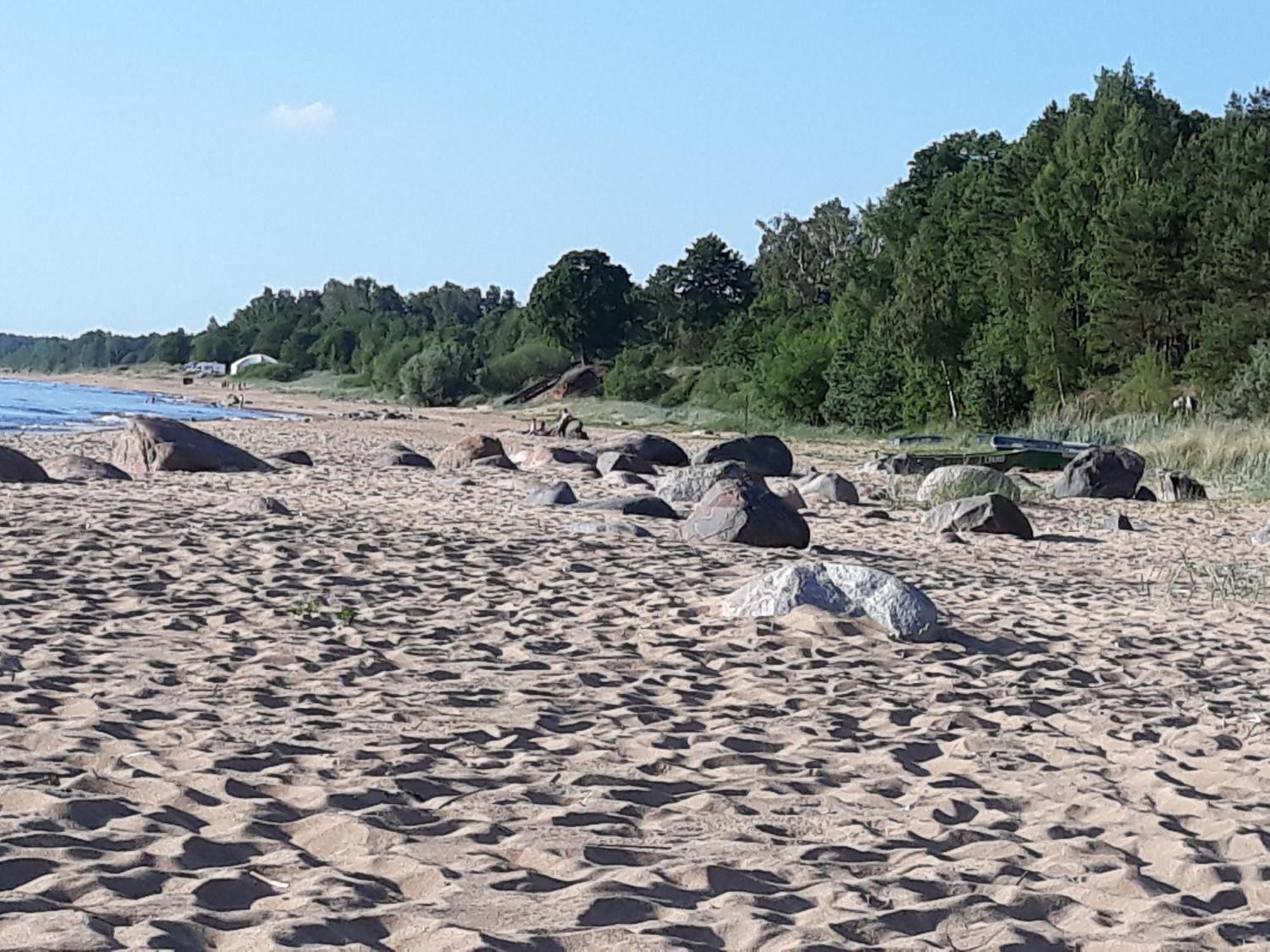 Viesu Nams Juras Bura Hotell Tūja Exteriör bild
